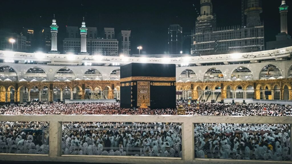 Bersentuhan saat Thawaf, Apakah Ibadah Tetap Sah? Ini Penjelasannya