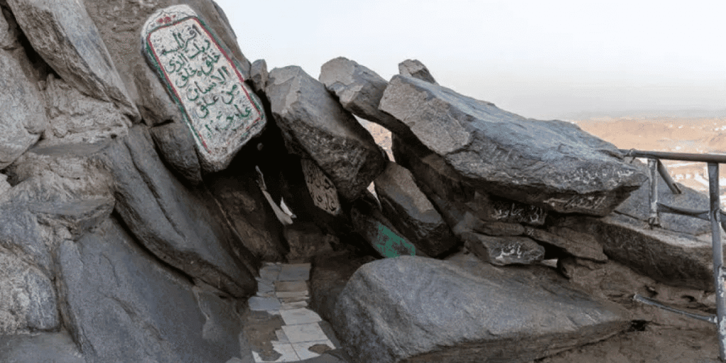 Sejarah Gua Hira Mekkah dan Maknanya bagi Jamaah Haji